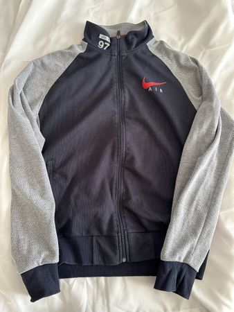 Nike Air Trainingsjacke, Gr. M, Top Zustand für den Sport!