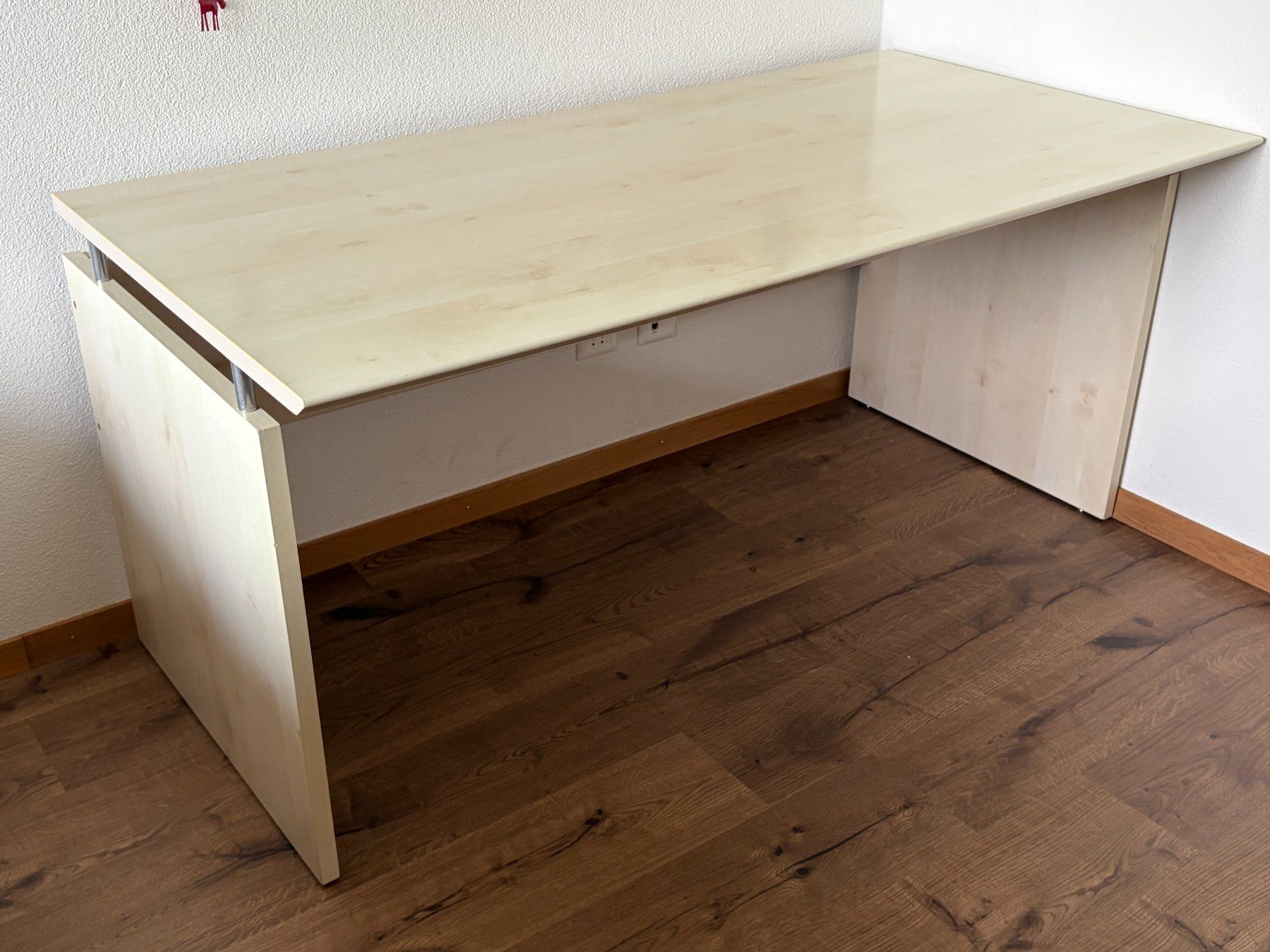 Schreibtische: Schreibtisch – Gebraucht aus Härkingen von Mrussi