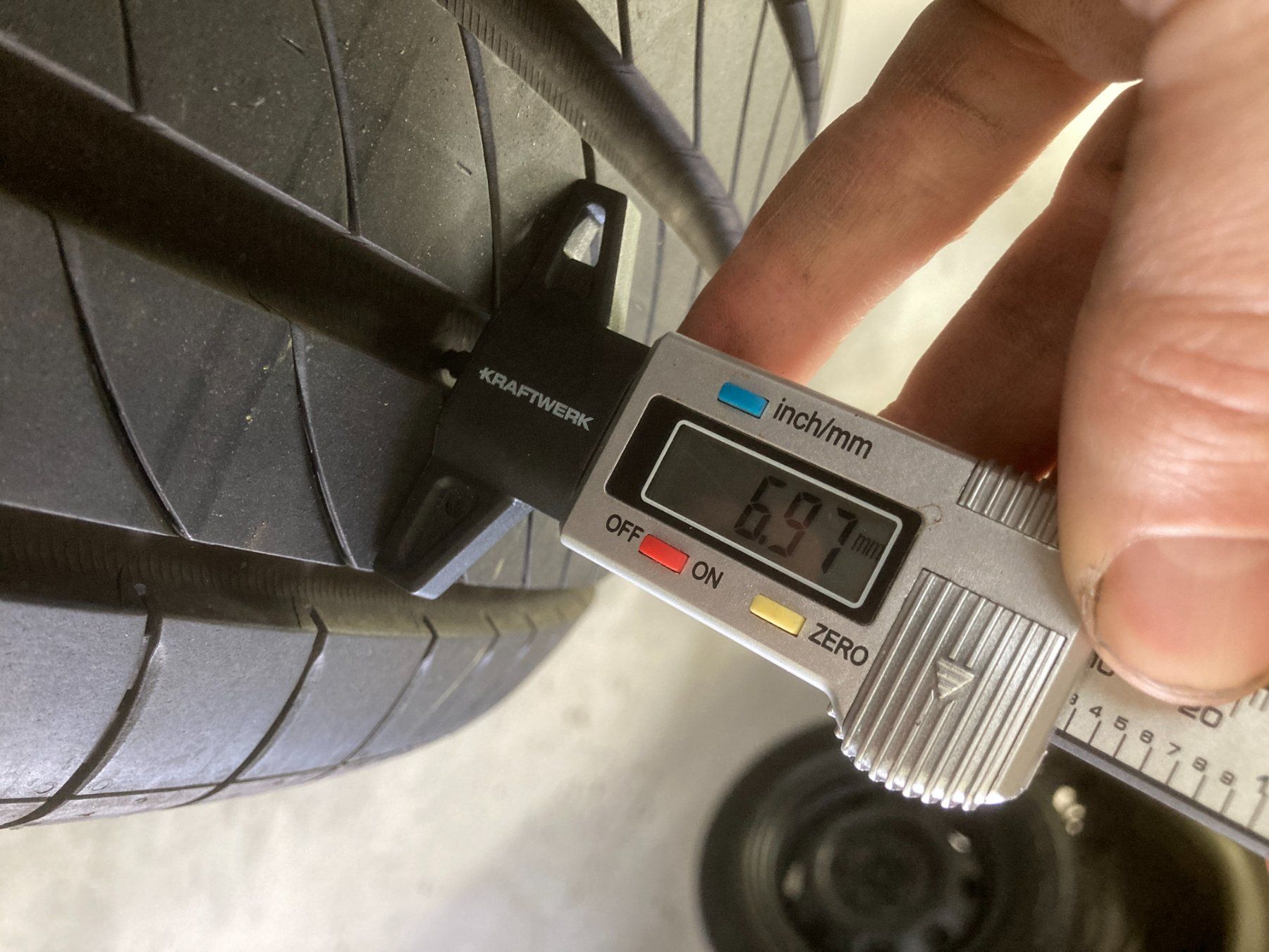 Michelin Pneus & Kompletträder: 225/45R17 Michelin Sommerpneu – Gebraucht aus Cham von Cham6332 6