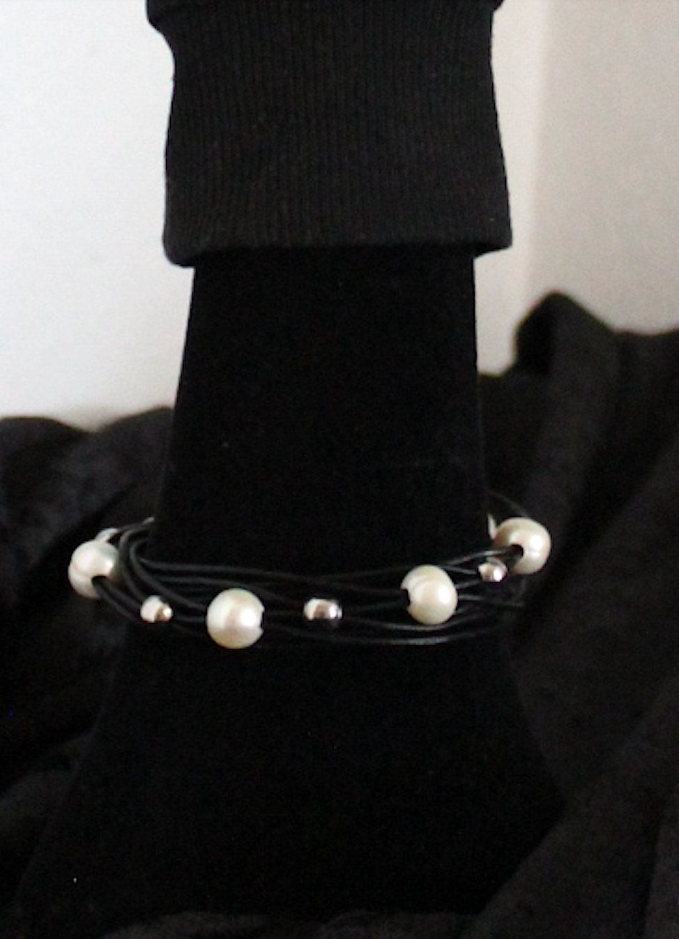 Bracciali & Braccialetti: Armband mit Magnetverschluss – Usato da Locarno venduto da madame-tus-sauds