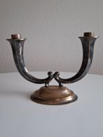Versilberter zweiarmiger Kerzenleuchter im Art-déco-Stil