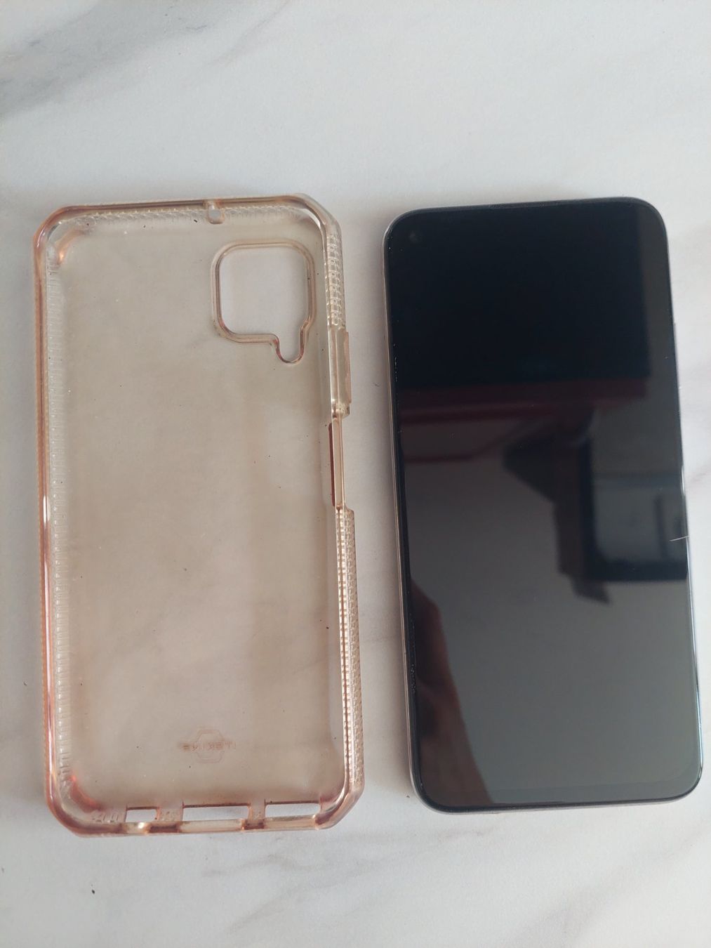 Huawei Handys / Smartphones: Huawei P40 lite – Gebraucht aus Fleurier von sja_ysy6