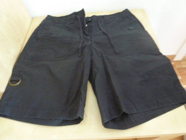 Hosen: Shorts schwarz – Gebraucht aus Luzern von Ankerli 1