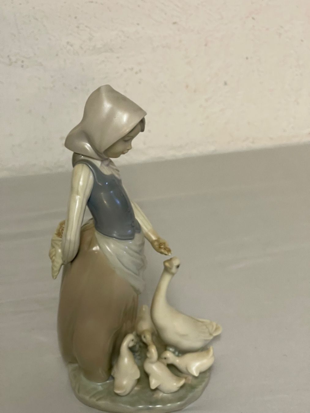 Lladro Statuette: LIADRO  Mädchen beim Gänse füttern – Nuovo (secondo la descrizione) da Oberwil Lieli venduto da 560amg 6