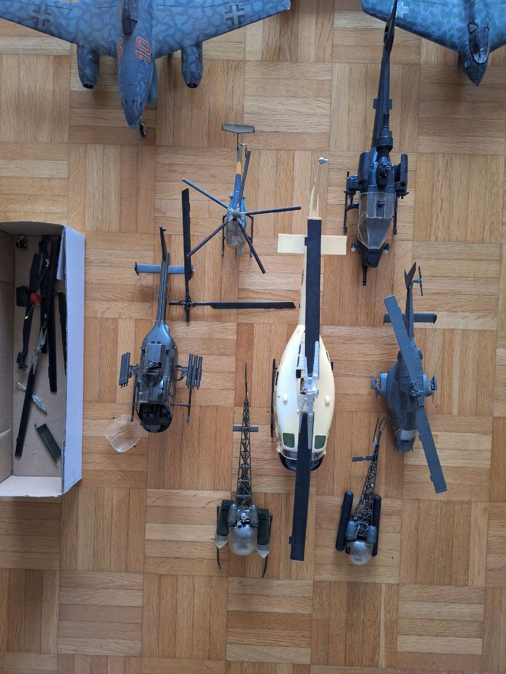 Italeri Modellbausätze & Standmodelle: Konvolut Flugzeugmodelle gebaut – Gebraucht aus Volketswil von Fraskin 1