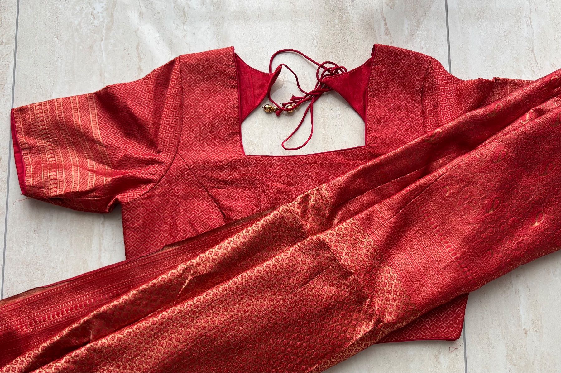 Vestiti: Saree in rot – Nuovo (secondo la descrizione) da Wichtrach venduto da Alyasahana