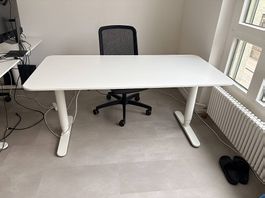 Schreibtisch elektrisch höhenverstellbar