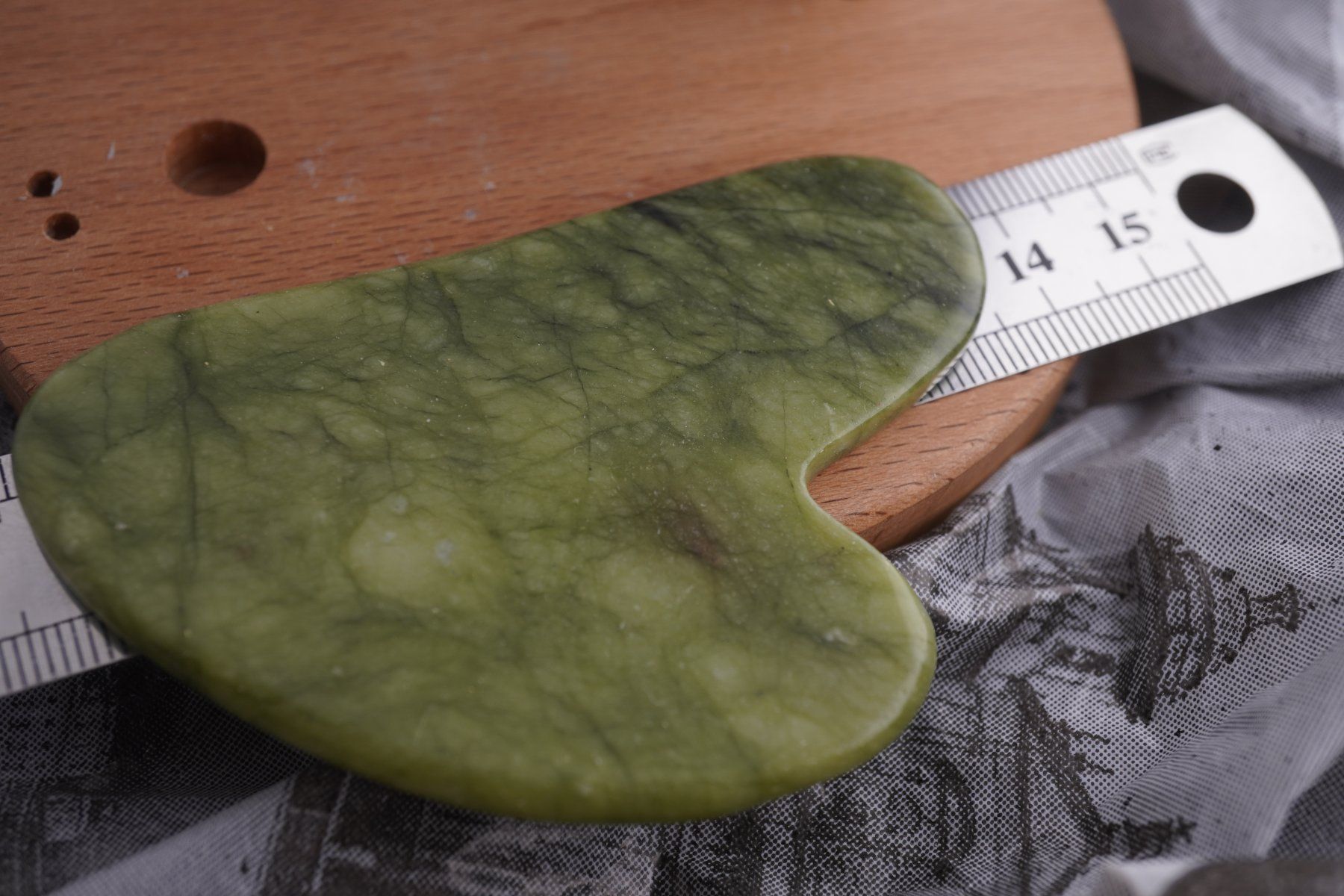 Mineralien & Heilsteine: Gua Sha Massage-Stein  Nephrit Jade   ab 1.- – Neu und originalverpackt aus Eschenbach SG von topstone 6