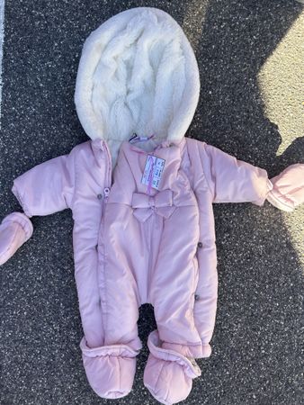 Combinaison bébé rose avec moufles taille 1 mois