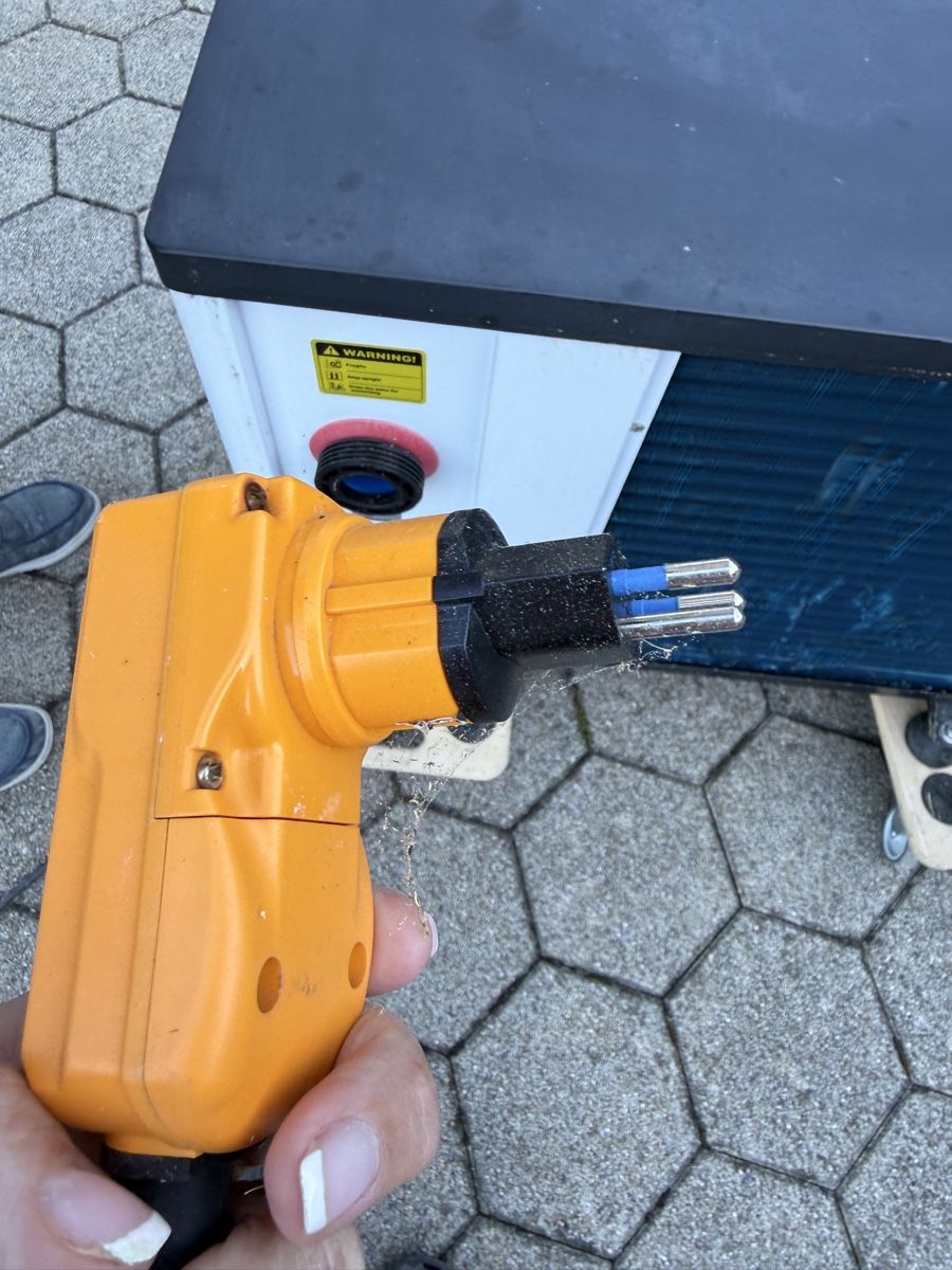 Radiatori: Luftwärmepumpe SIPS PRO POOL-SYSTEMS – Usato da Vorderthal venduto da schweif 6