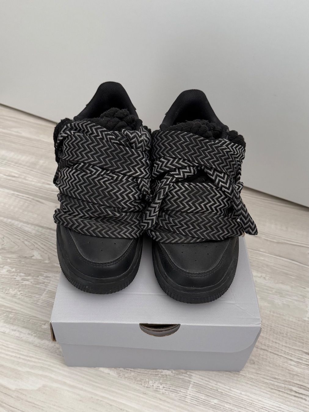 Nike Scarpe da uomo: Air Force 1 personnalisée – Usato da Court venduto da Style_ambre 1