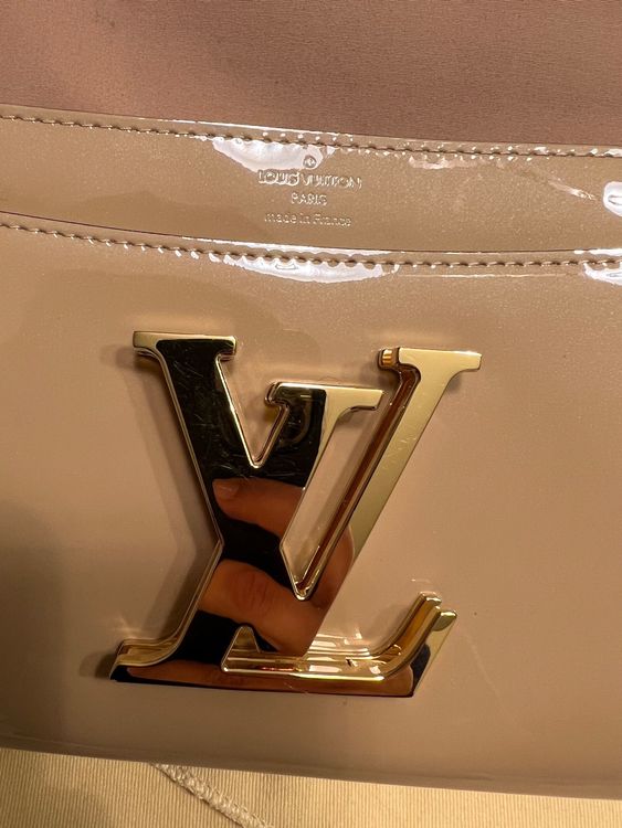 Louis Vuitton Louise Clutch Handtasche nude beige Lack Leder