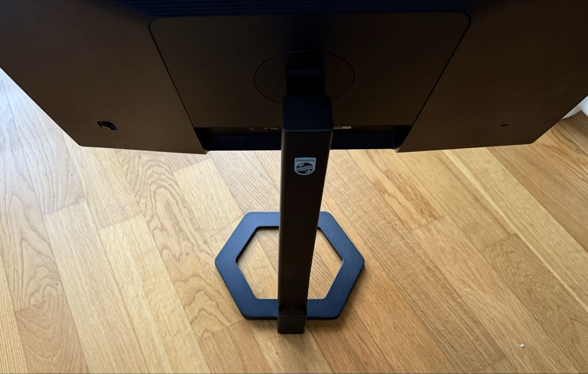 Philips Monitore: Philips 24" Monitor 1920x1080 mit integrierter Webcam – Gebraucht aus Grafstal von Daviram 5