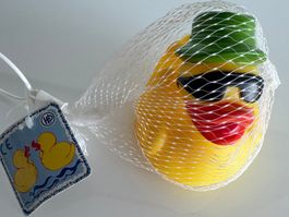 Gelbe Quietscheente Badeente mit Hut und Sonnenbrille, neu!