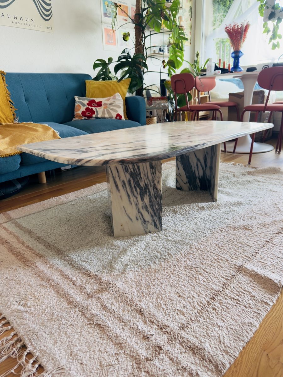 Tavoli: Eleganter Marmor-Couchtisch – Usato da Bern venduto da jgh_8hwy 1