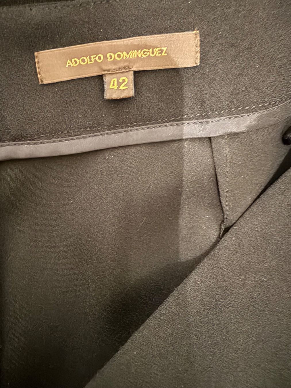 Pantaloni: ADOLFO DOMINGUEZ DAMENHOSE – Usato da Zürich venduto da flo_7cvq 2