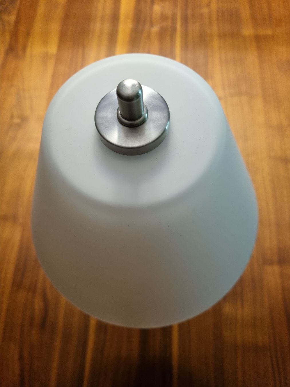 Lampade: Tischleuchte mit weissem Glaskörper – Usato da Tuggen venduto da logoplan 1