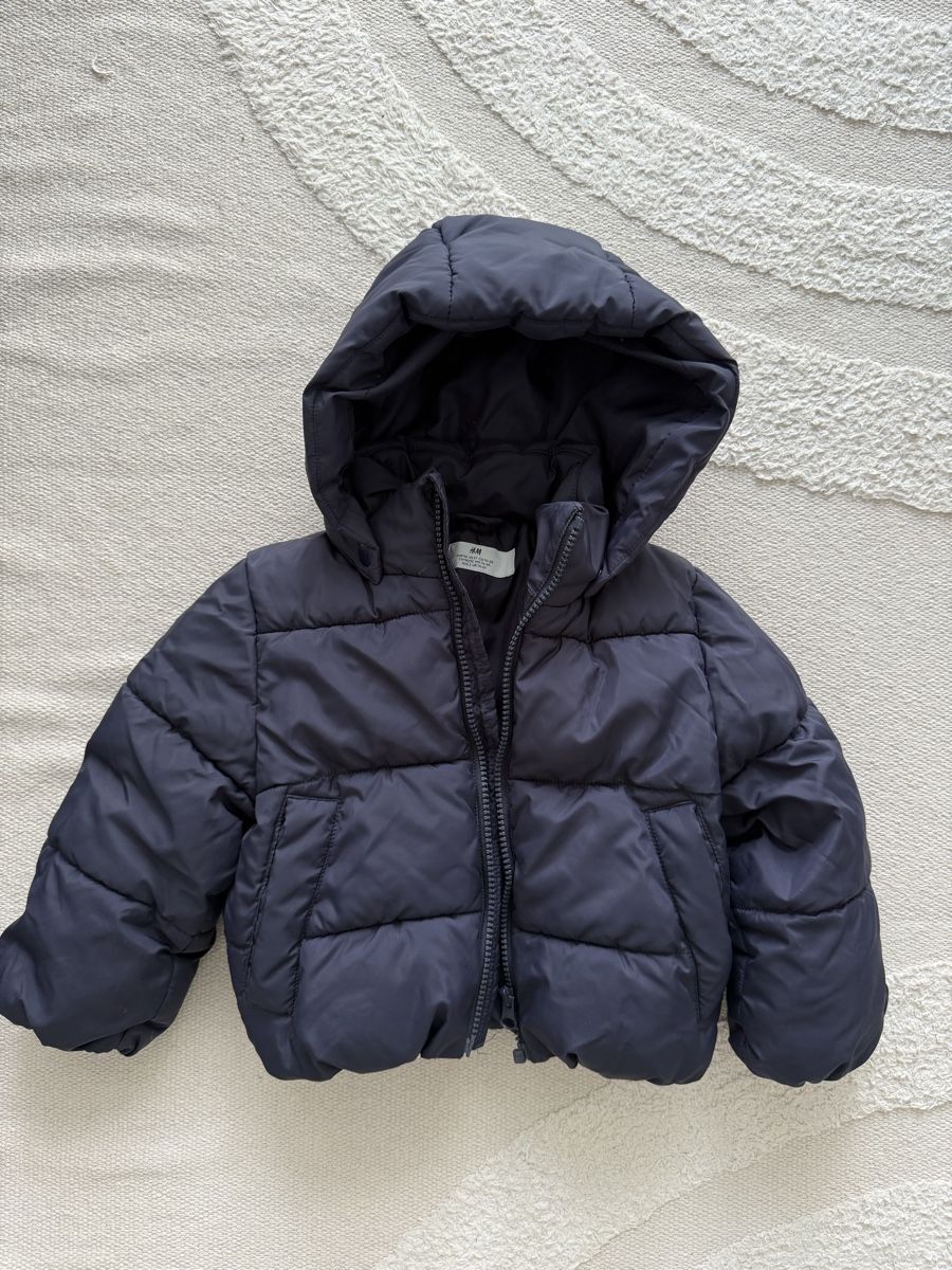 H&M Giacche & Cappotti: Daunenjacke Gr.92 H&M – Usato da Niederglatt ZH venduto da Vladaa