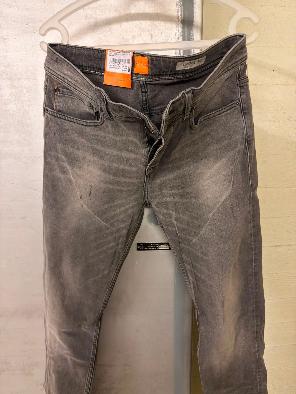 Hugo Boss Jeans: Hugo Boss Jeans, Orange 90, Neu – Nuovo (secondo la descrizione) da Schlieren venduto da Stadtammannamt_8952