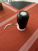 Distributeur d'eau électrique avec pompe et bouton tactile