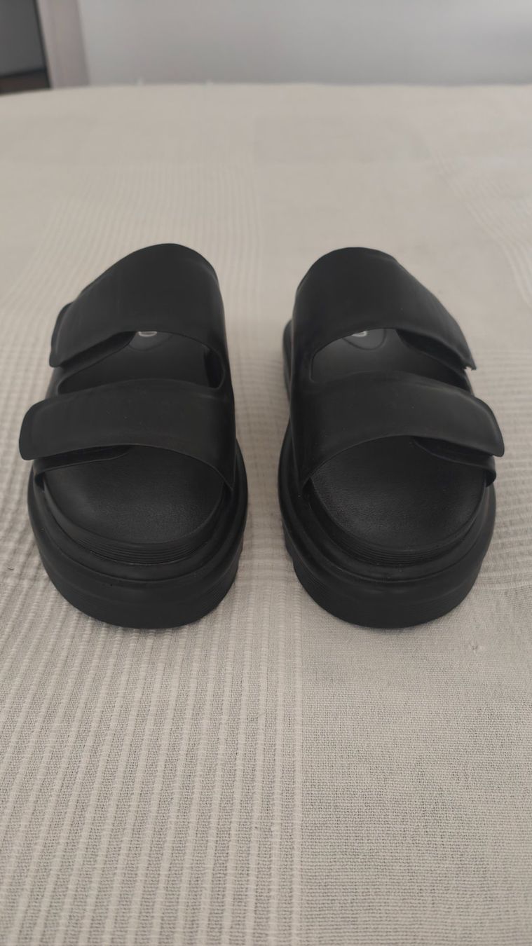 Scarpe da donna: Sandale schwarz Grösse 38 neuwertig – Usato da Root venduto da GregorO 3
