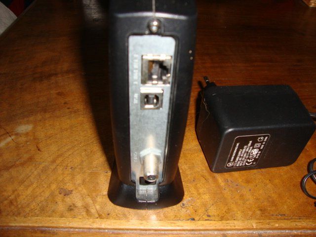 Modem & Router: Motorola SURFboard SB5101 Kabelmodem mit Netzgerät 12V – Usato da Bern venduto da carola31 3