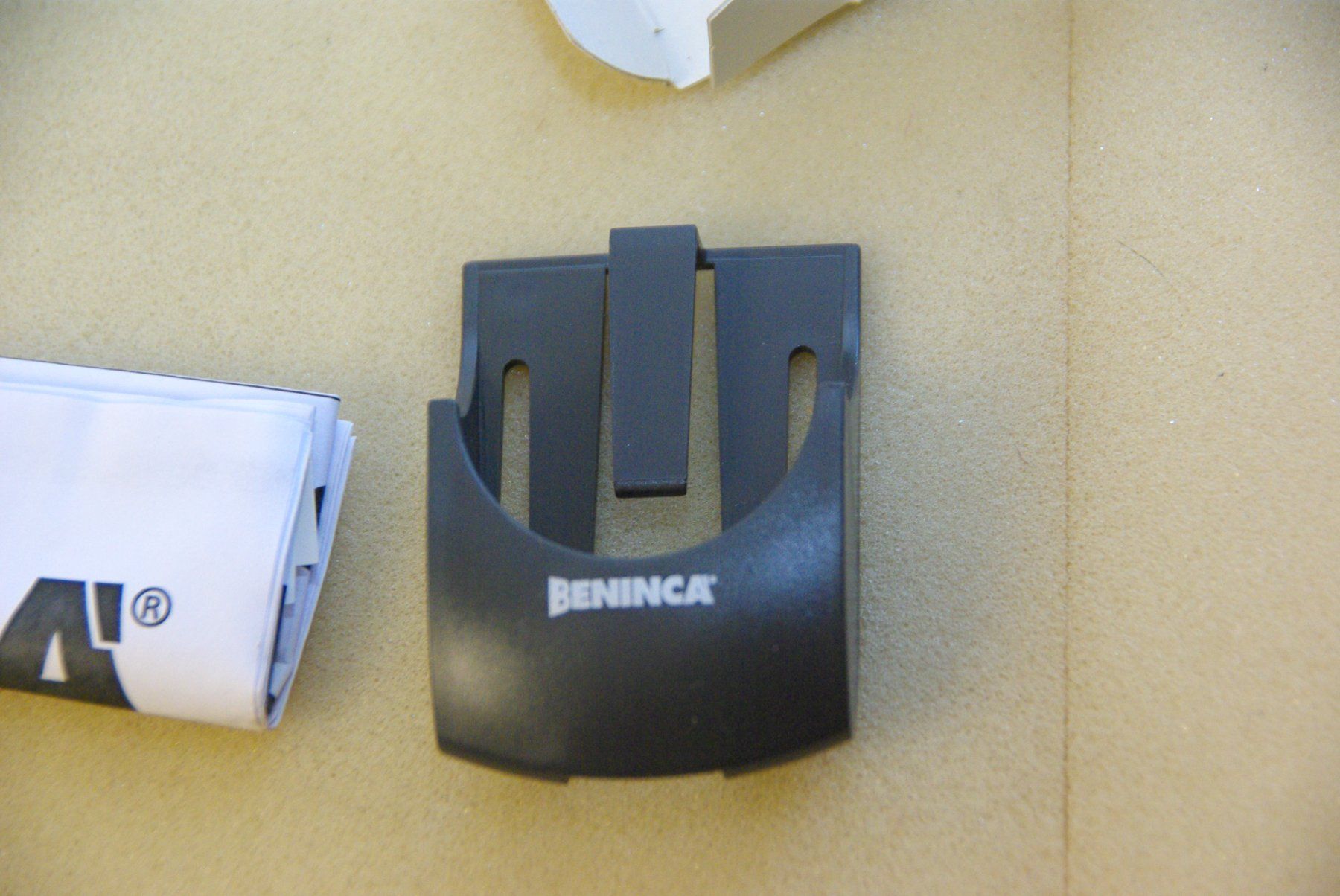 Supporti a parete: Beninca ST-9830007 Handsender Halterung – Nuovo e nell'imballaggio originale da Herisau venduto da Cevianer1844 1