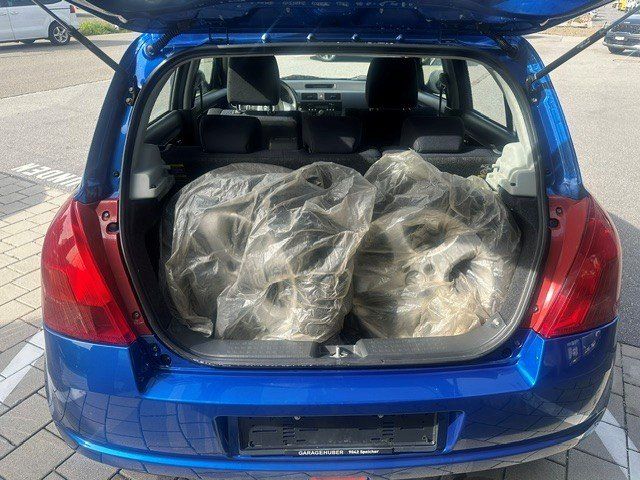 Suzuki Automobili: Suzuki Swift  1.3 4x4 – Usato da Oberriet SG venduto da jeepv8 8