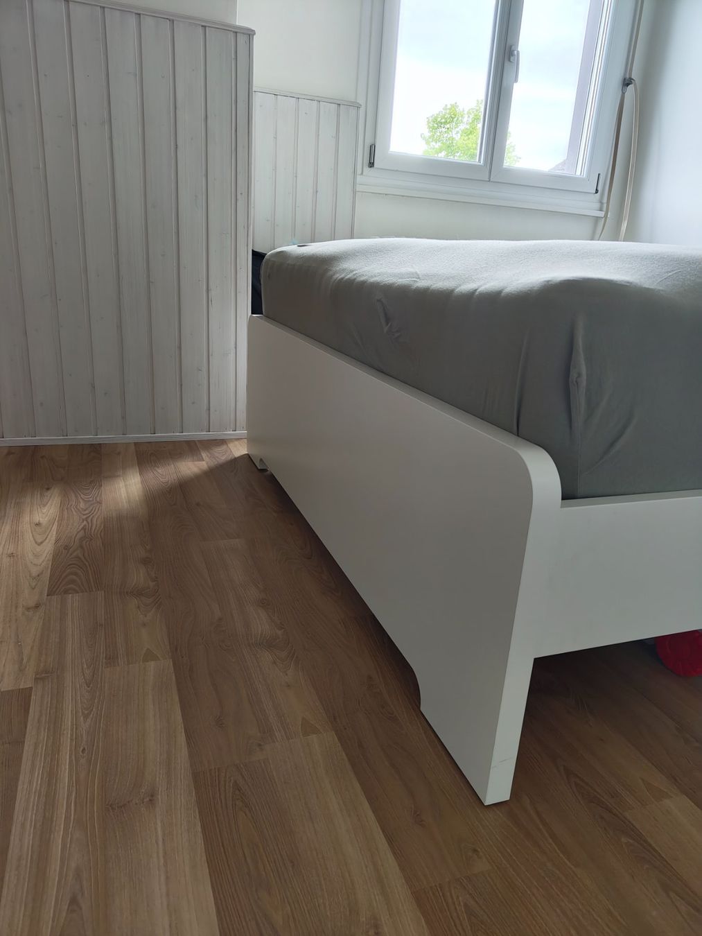 Letti: Weisses Bettgestell mit Lattenrost 140x200 – Usato da Winterthur venduto da Dario4444 3