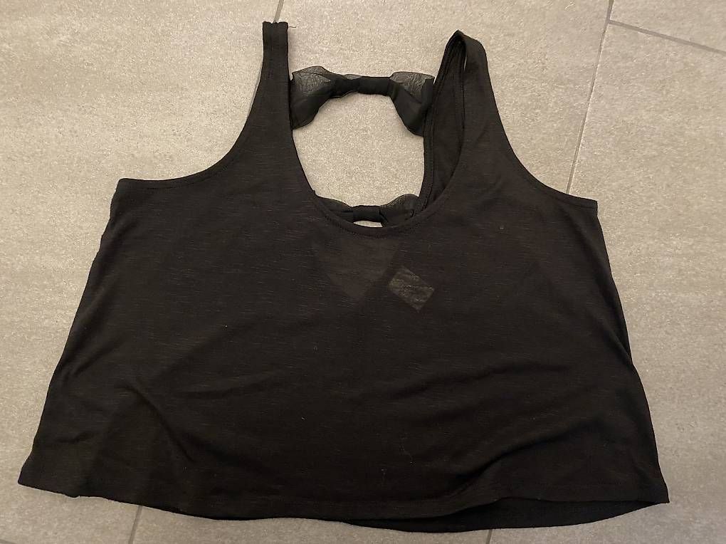 Top: Crop Top Schwarz in Grösse S – Nuovo (secondo la descrizione) da Basel venduto da lorged