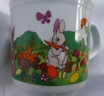 Tazze: ***   Ostern   ***   Tasse mit Osterhasen    -   NEU   - – Nuovo e nell'imballaggio originale da Niederuzwil venduto da LaBambola 1