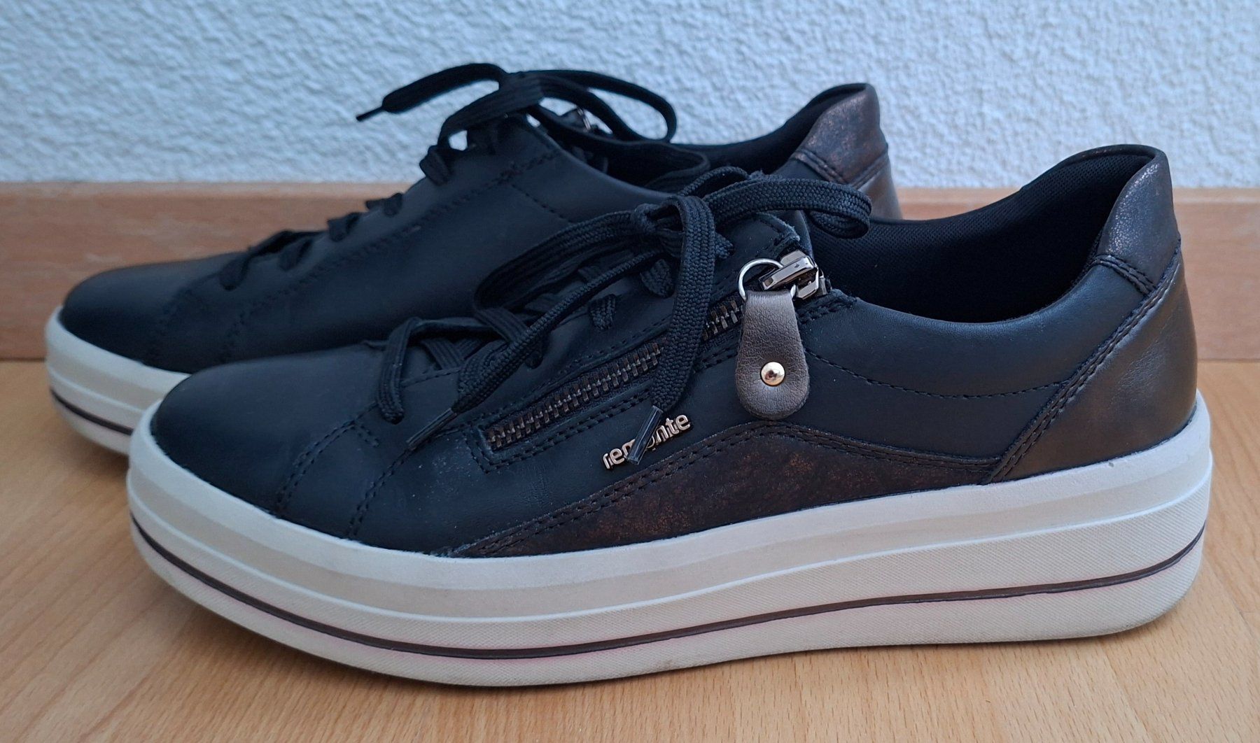 Scarpe da donna: Sneaker Damen Grösse 38 – Usato da Feuerthalen venduto da kigo87