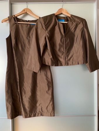 Kleid und Jacke aus Seide, Grösse 38