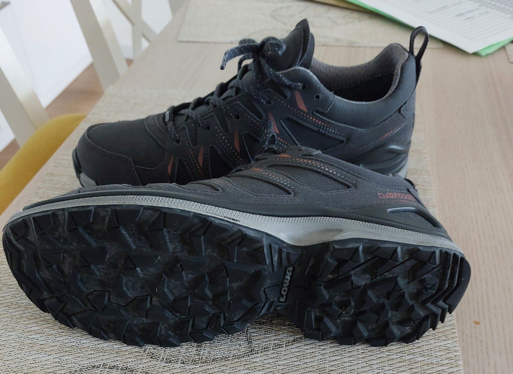 Lowa Scarpe da uomo: Lowa Trekkingschuhe – Nuovo (secondo la descrizione) da Bellach venduto da bri_m8rs 3