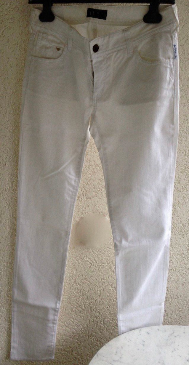 Armani Jeans: Armani Jeans Blanc/Weiße 26/IT40 – Nuovo (secondo la descrizione) da Versoix venduto da annavm29 1