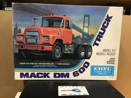 Mack DM 600 Model Kit, OVP, 1:25, ERTL 1976