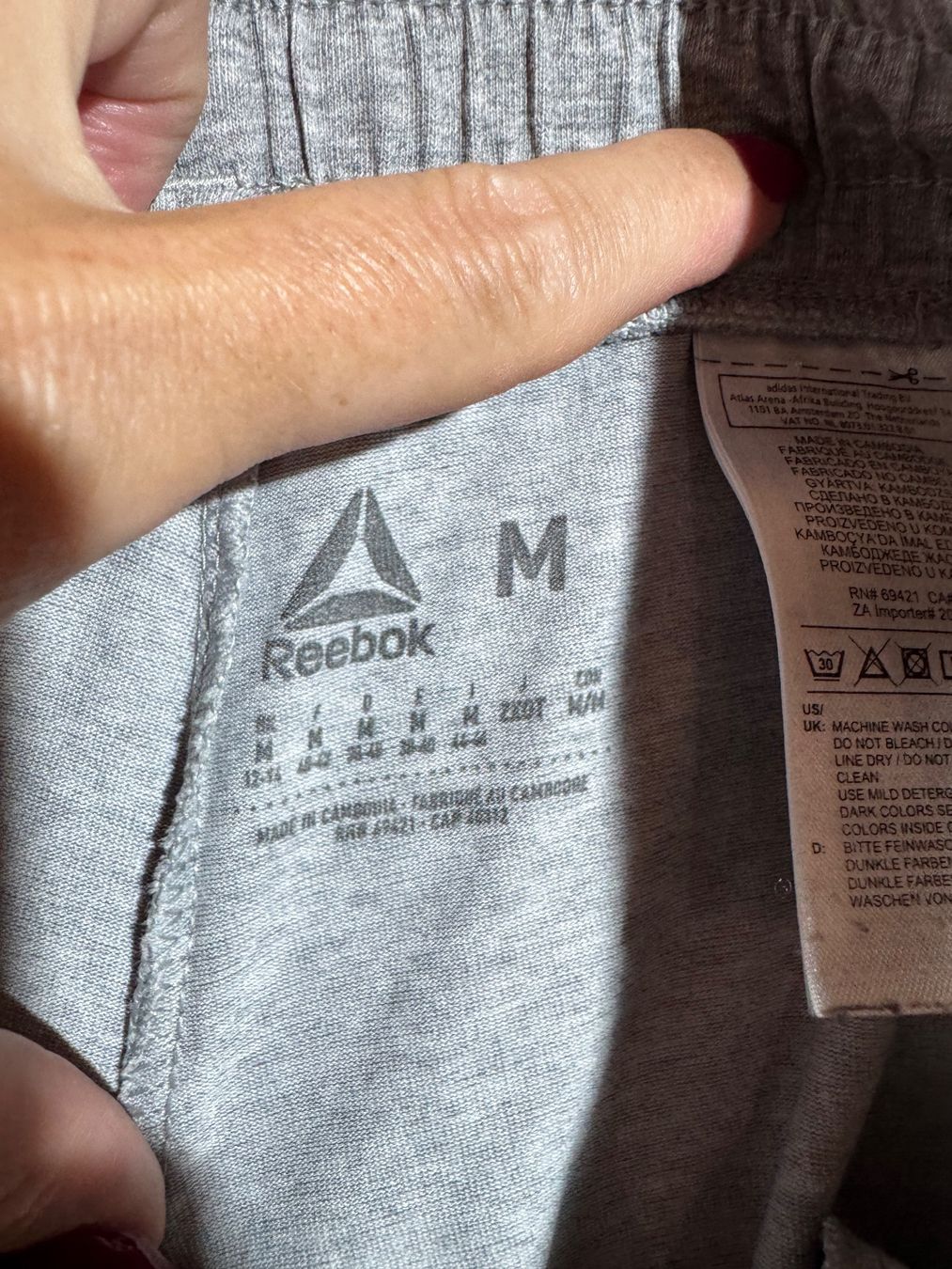 Reebok Pantaloni: Trainerhose von Reebok Gr. M – Usato da Grosswangen venduto da SALE_SALE_SALE 2