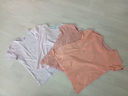 Neuwertige T-Shirts 122 / 128