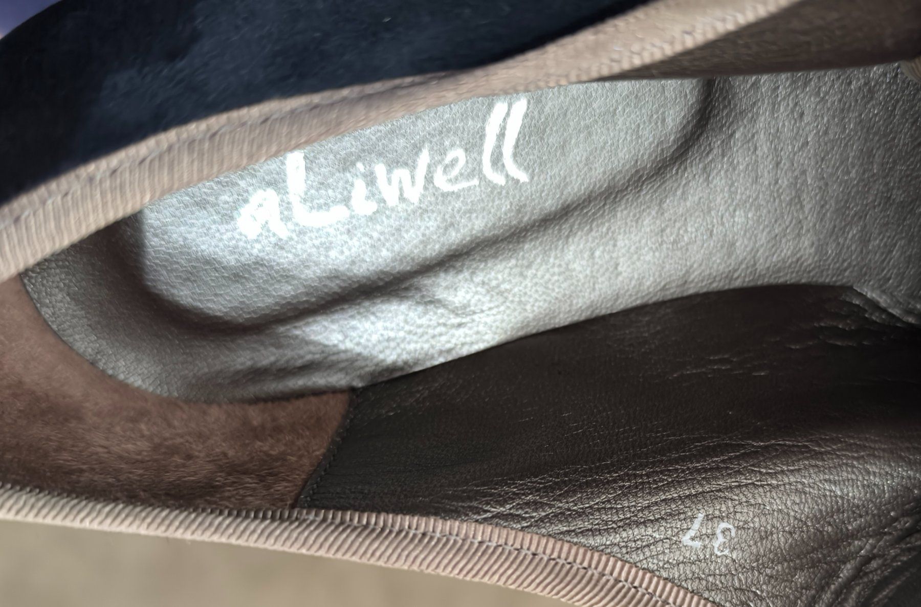 Scarpe da donna: Espadrilles-Sneaker Aliwell - Wildleder. Größe: 37 – Usato da Pully venduto da shulgin788 4
