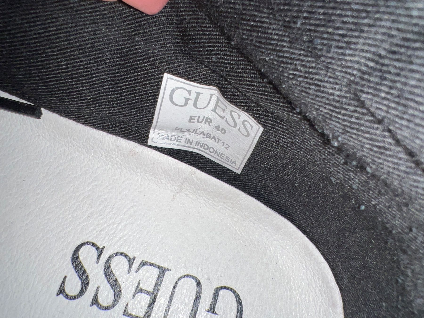Guess Scarpe da donna: Neuwertige Guess Schuhe – Usato da Steffisburg venduto da Christina1281 1