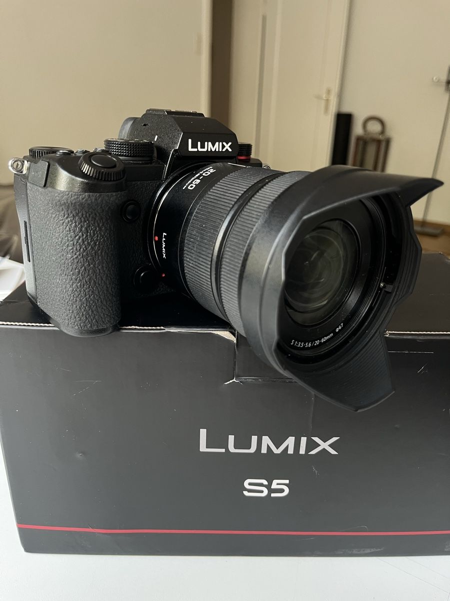 Panasonic Fotocamera: Panasonic Lumix S5 Kit – Nuovo (secondo la descrizione) da Zürich venduto da jan_nh79 2