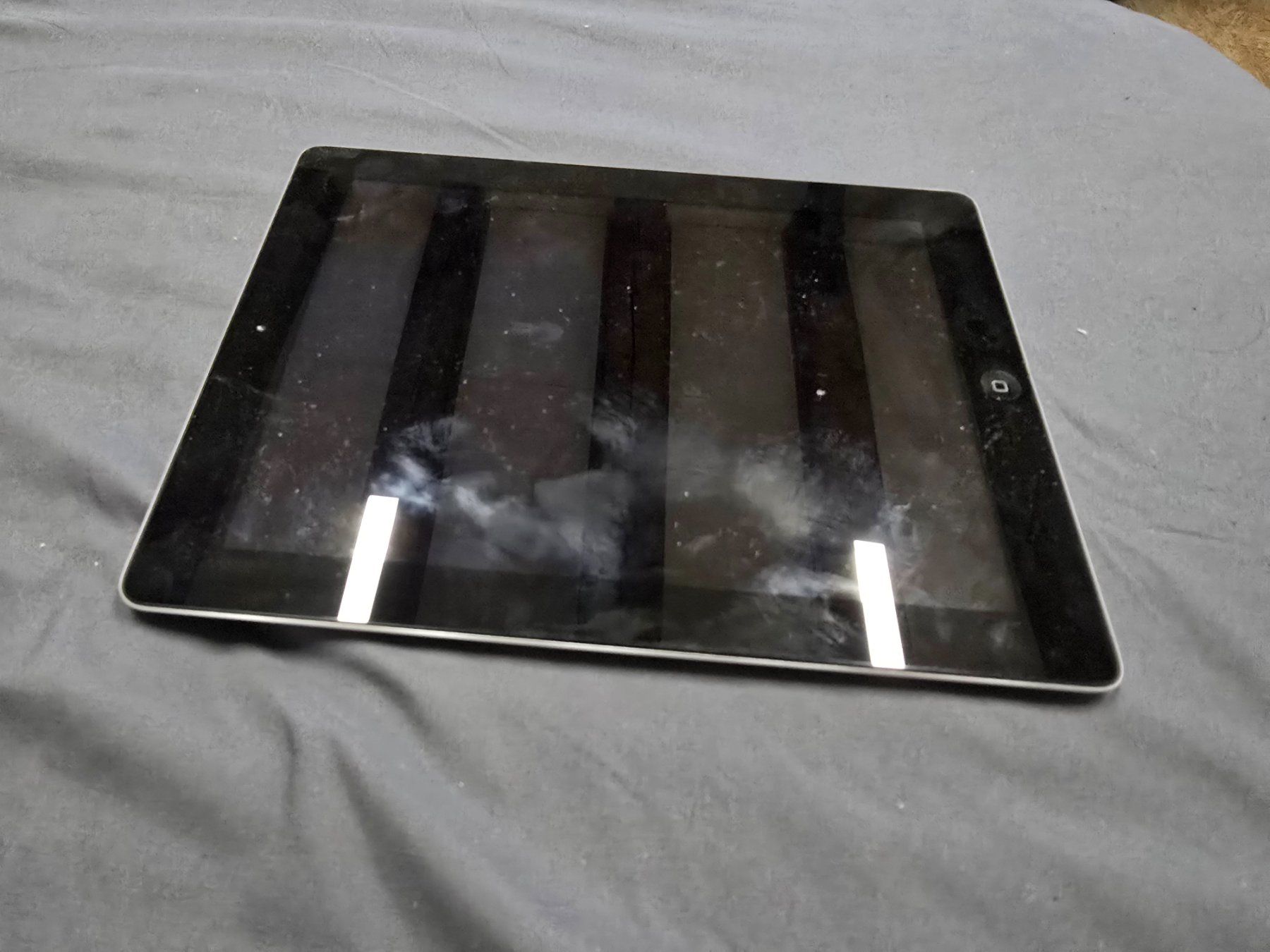 Apple Tablet PC: iPad Defekt 32GB ab 1.- – Defekt aus KRINAU von Mio_Liqstyle 1