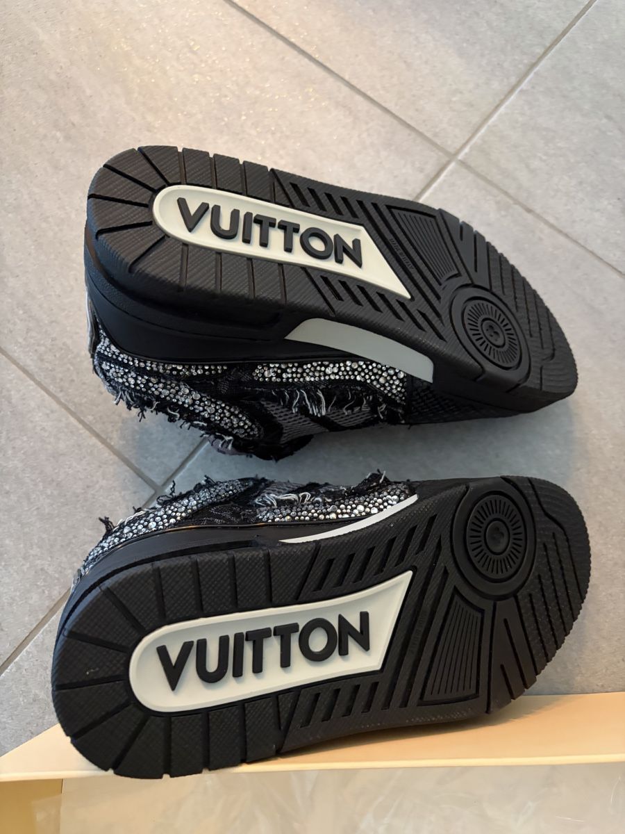 Louis Vuitton Scarpe da uomo: Louis Vuitton LV Trainer Sneaker Monogram World Tour – Nuovo (secondo la descrizione) da Plan-les-Ouates venduto da dboucheron4 4
