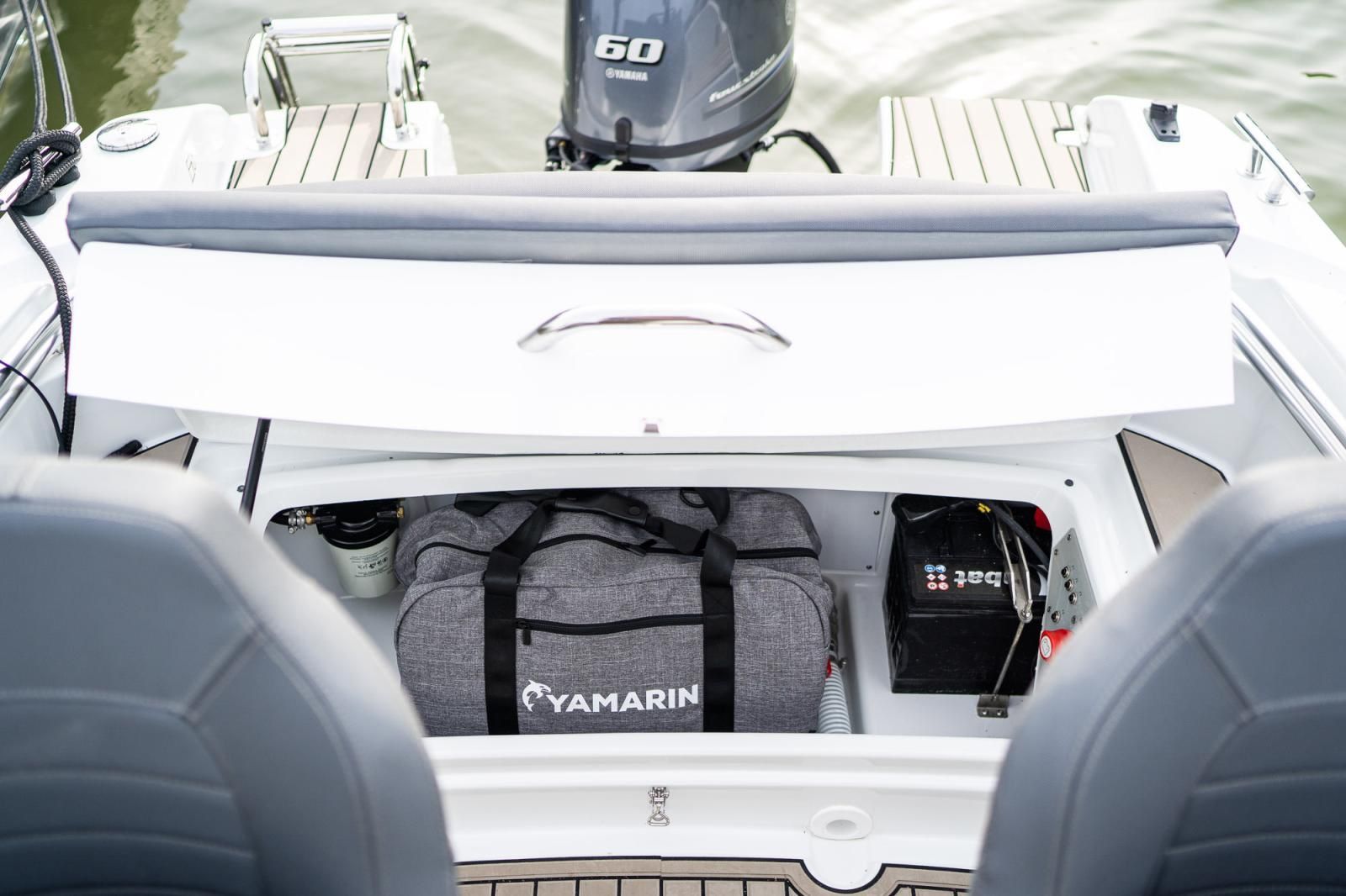 Yamarin Barche: Yamarin 50BR mit Liegeplatz – Nuovo e nell'imballaggio originale da Biel/Bienne venduto da BootszentrumBiel 8