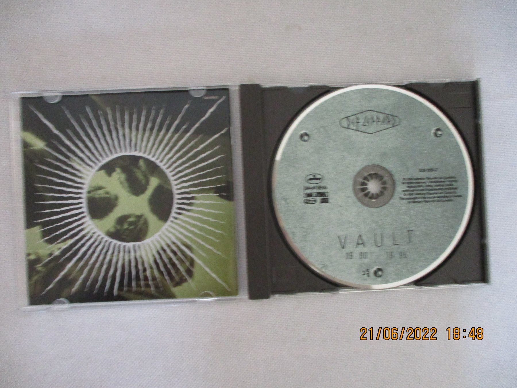 CDs: Def Leppard -- Vault - Greatest Hits – D'occasion à Liestal par Disc-Point 1