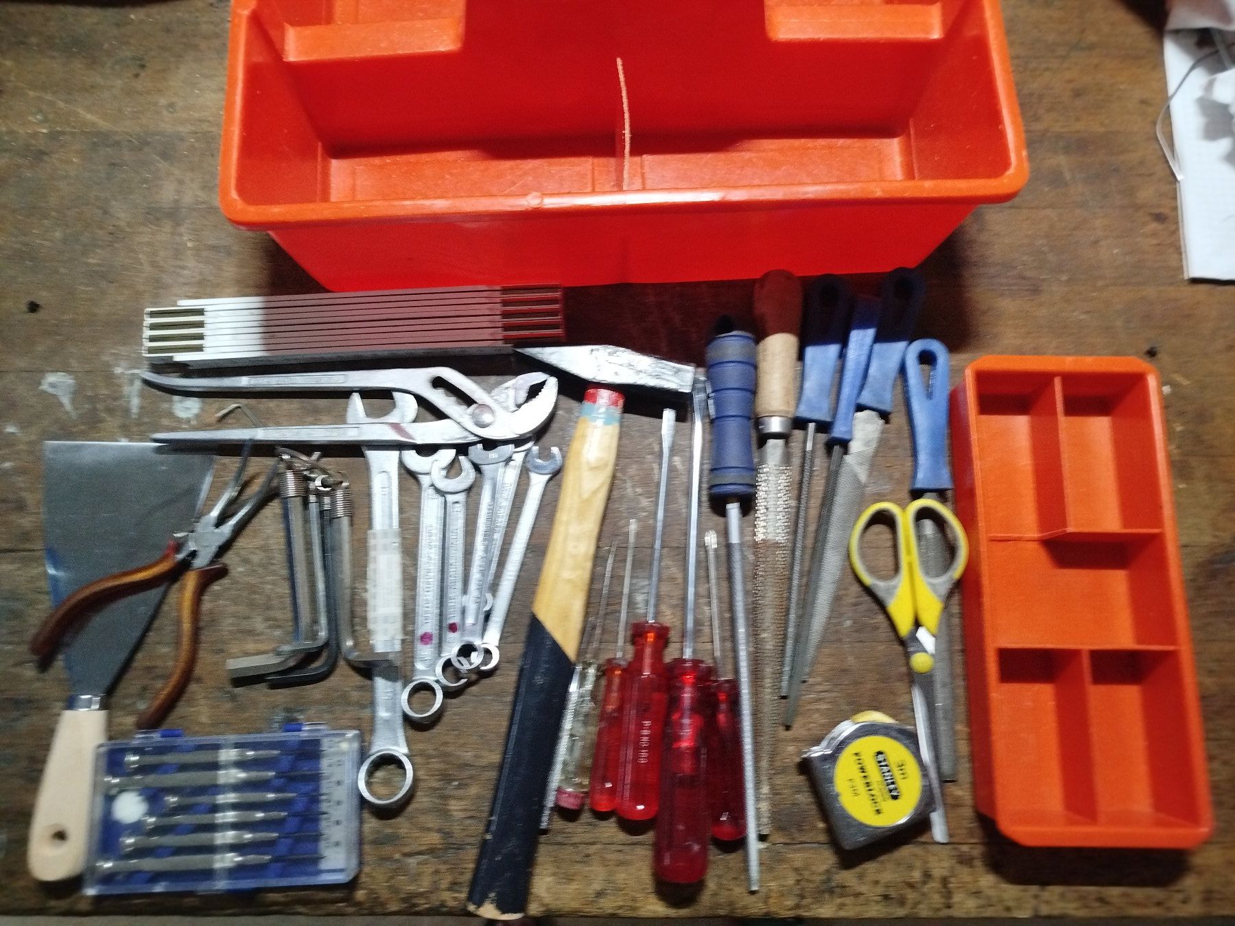 Tutti gli attrezzi: Haushaltwerkzeug "starter kit" – Usato da Zürich venduto da Zebragaul 1