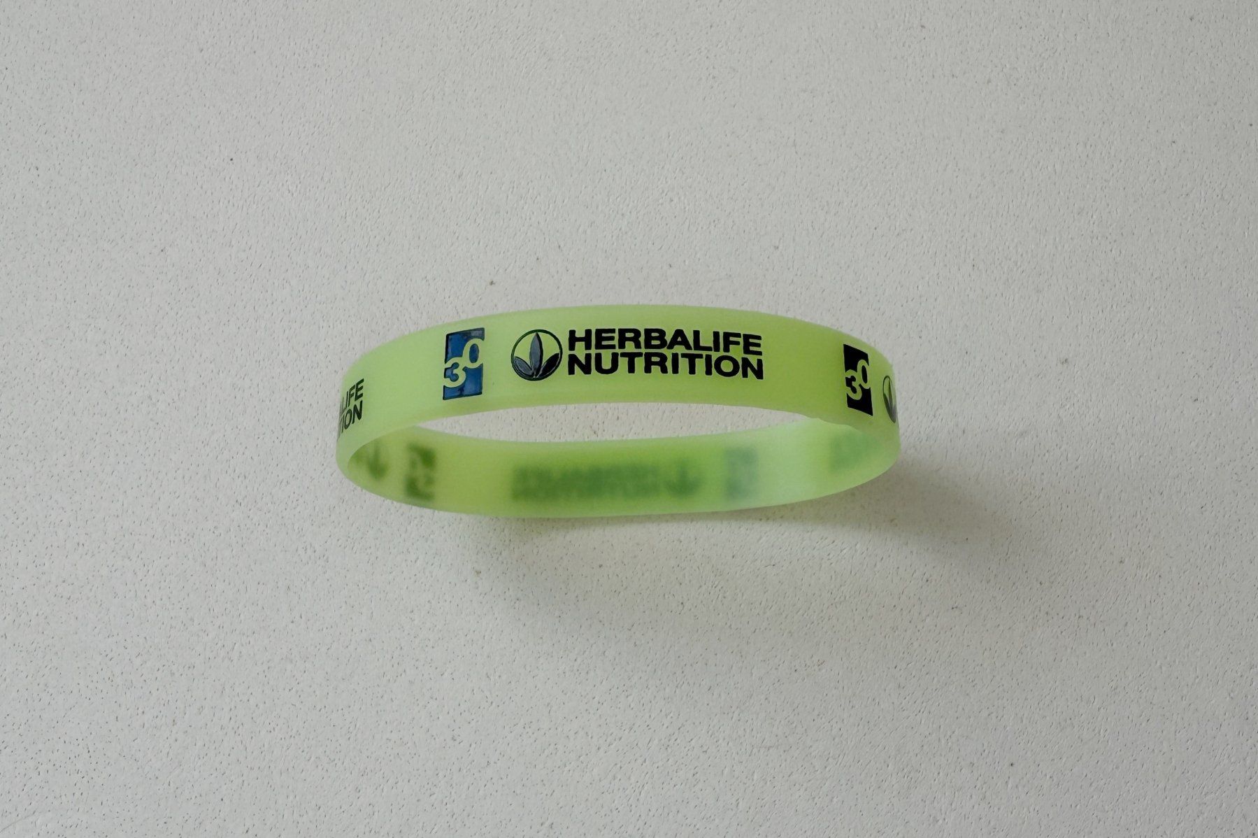 Bracciali & Braccialetti: Herbalife Nutrition - Braccialetto fluorescente – Nuovo e nell'imballaggio originale da Bioggio venduto da oxanacas
