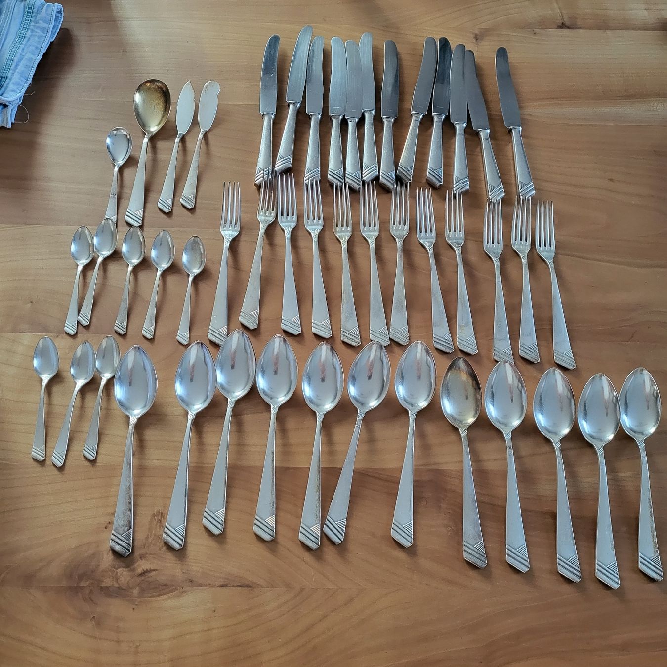 Bestecksets: 100er Besteck – Gebraucht aus Kägiswil von Megafi56