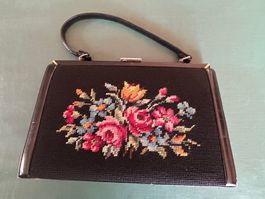 Vintage Handtasche mit Gobelin-Blumenstickerei, schwarz