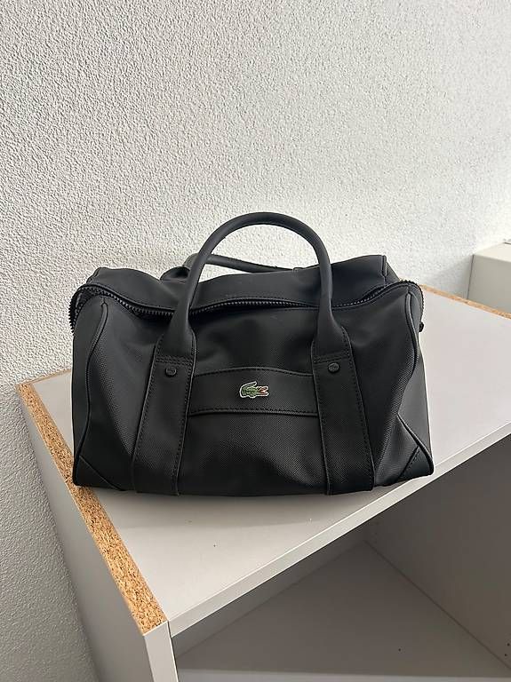 Lacoste Borse: Schöne Lacoste Tasche, Weekender Mid style – Usato da Bern venduto da michellemias